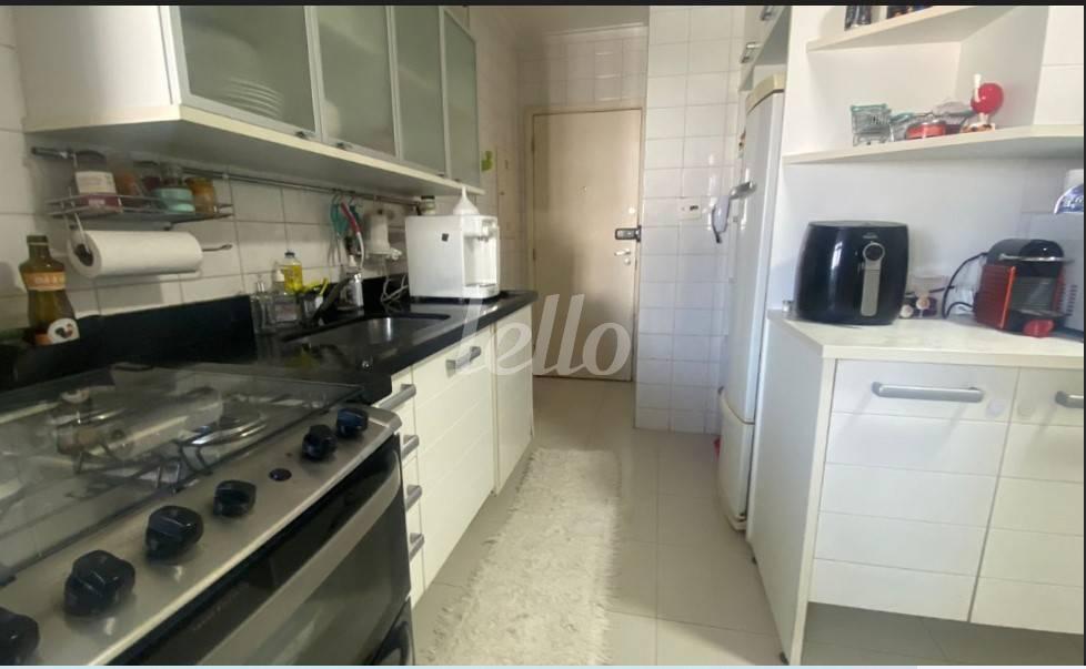 COZINHA de Apartamento à venda, cobertura - Padrão com 180 m², 2 quartos e 3 vagas em Indianópolis - São Paulo