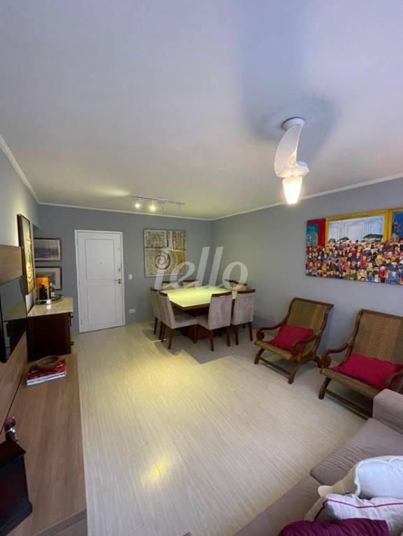 LIVING de Apartamento à venda, Padrão com 100 m², 3 quartos e 1 vaga em Vila Nova Conceição - São Paulo