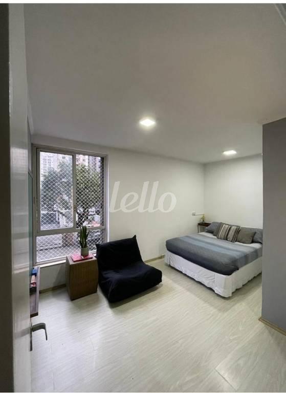 DORMITÓRIO de Apartamento à venda, Padrão com 100 m², 3 quartos e 1 vaga em Vila Nova Conceição - São Paulo