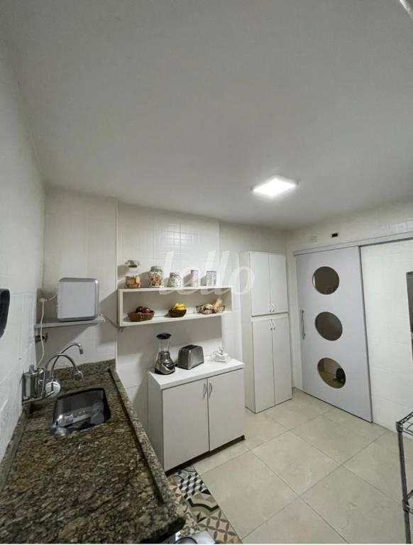COZINHA de Apartamento à venda, Padrão com 100 m², 3 quartos e 1 vaga em Vila Nova Conceição - São Paulo