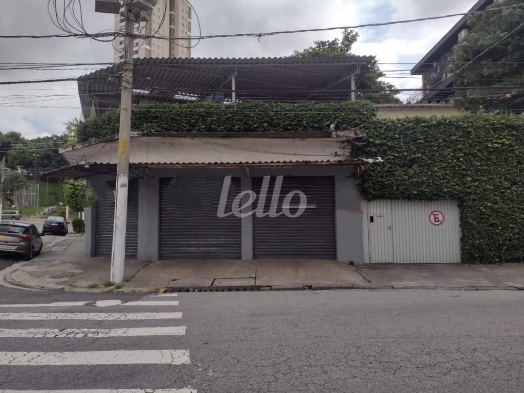 FACHADA de Casa à venda, sobrado com 238 m², 3 quartos e 3 vagas em Vila Romero - São Paulo