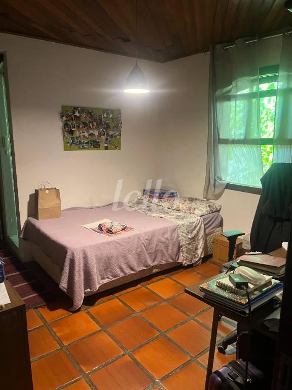F de Casa à venda, sobrado com 238 m², 3 quartos e 3 vagas em Vila Romero - São Paulo