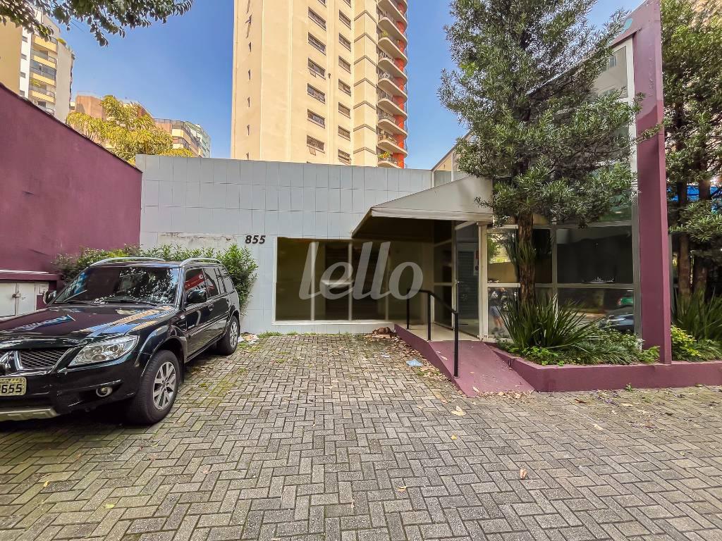 FACHADA de Loja para alugar, Padrão com 220 m², e em Indianópolis - São Paulo