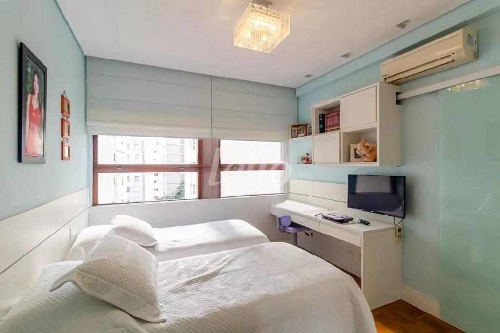 SUÍTE 3 de Apartamento para alugar, Padrão com 220 m², 3 quartos e 2 vagas em Higienópolis - São Paulo