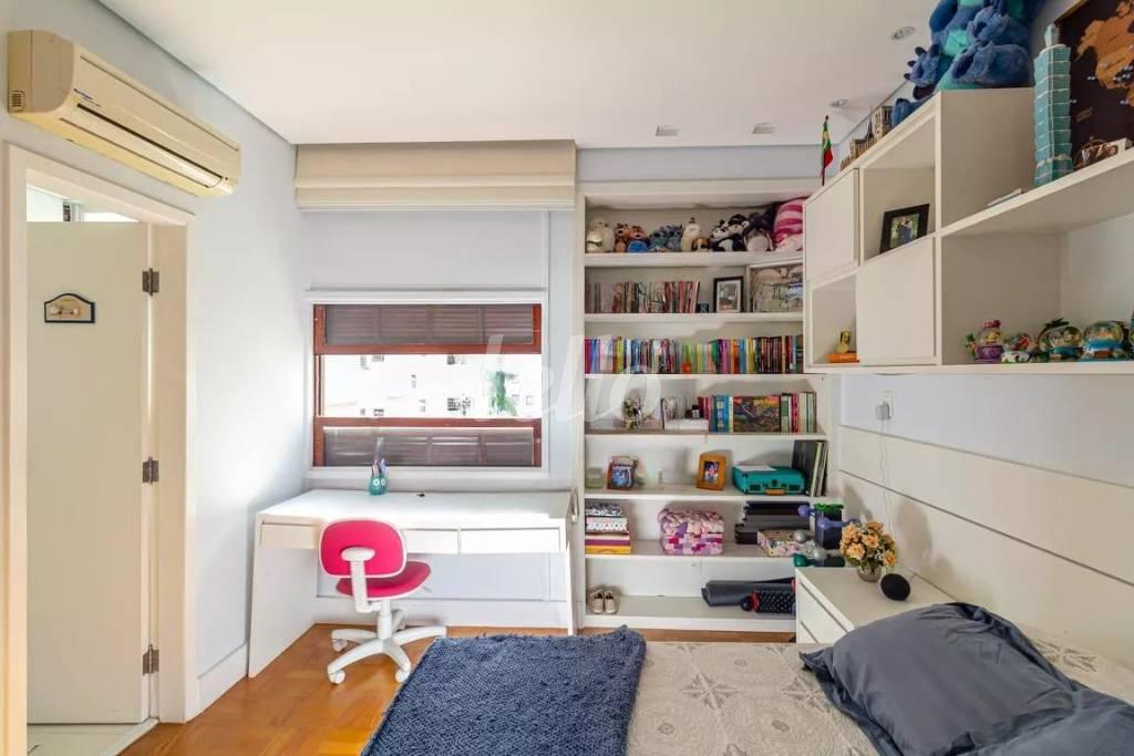 SUÍTE 1 de Apartamento para alugar, Padrão com 220 m², 3 quartos e 2 vagas em Higienópolis - São Paulo