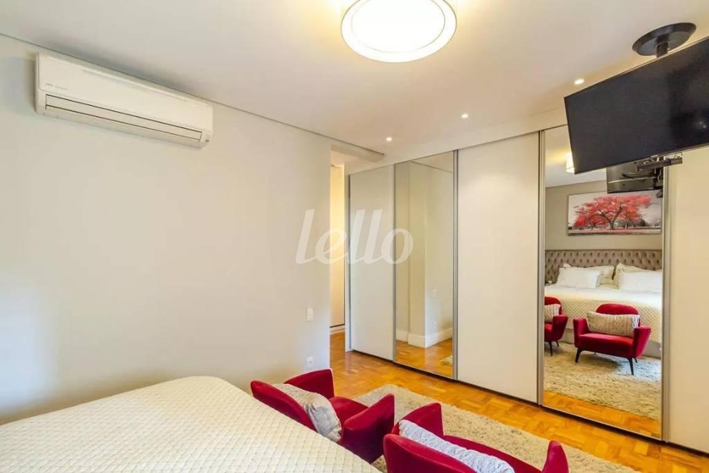 SUÍTE 2 de Apartamento para alugar, Padrão com 220 m², 3 quartos e 2 vagas em Higienópolis - São Paulo