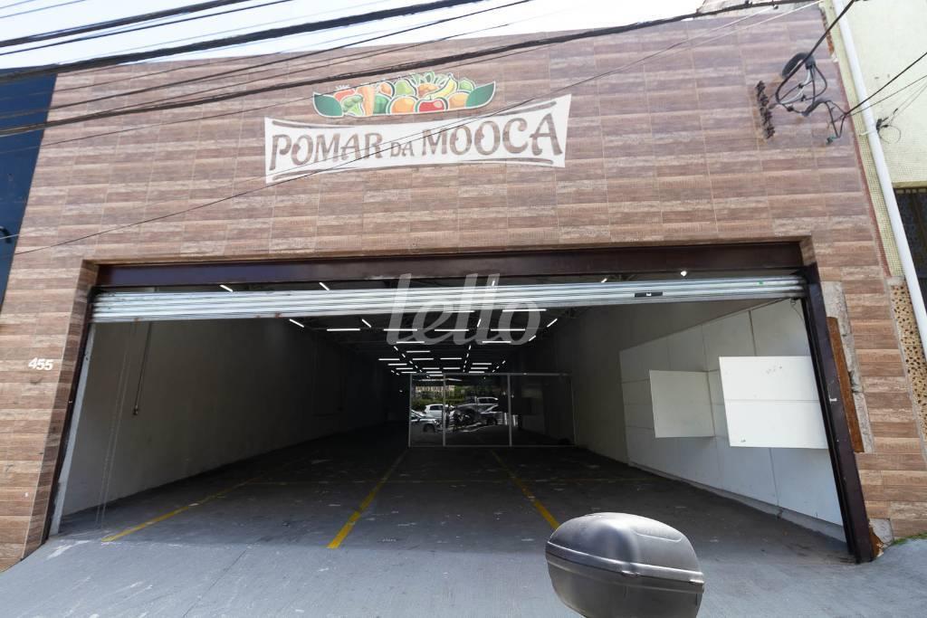 FACHADA de Galpão/Armazém para alugar, Padrão com 1000 m², e 6 vagas em Mooca - São Paulo