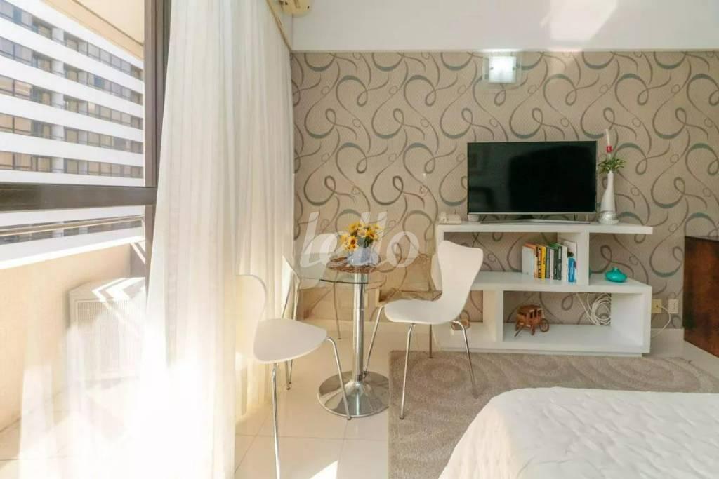 SALA de Apartamento para alugar, Padrão com 37 m², 1 quarto e 1 vaga em Paraíso - São Paulo