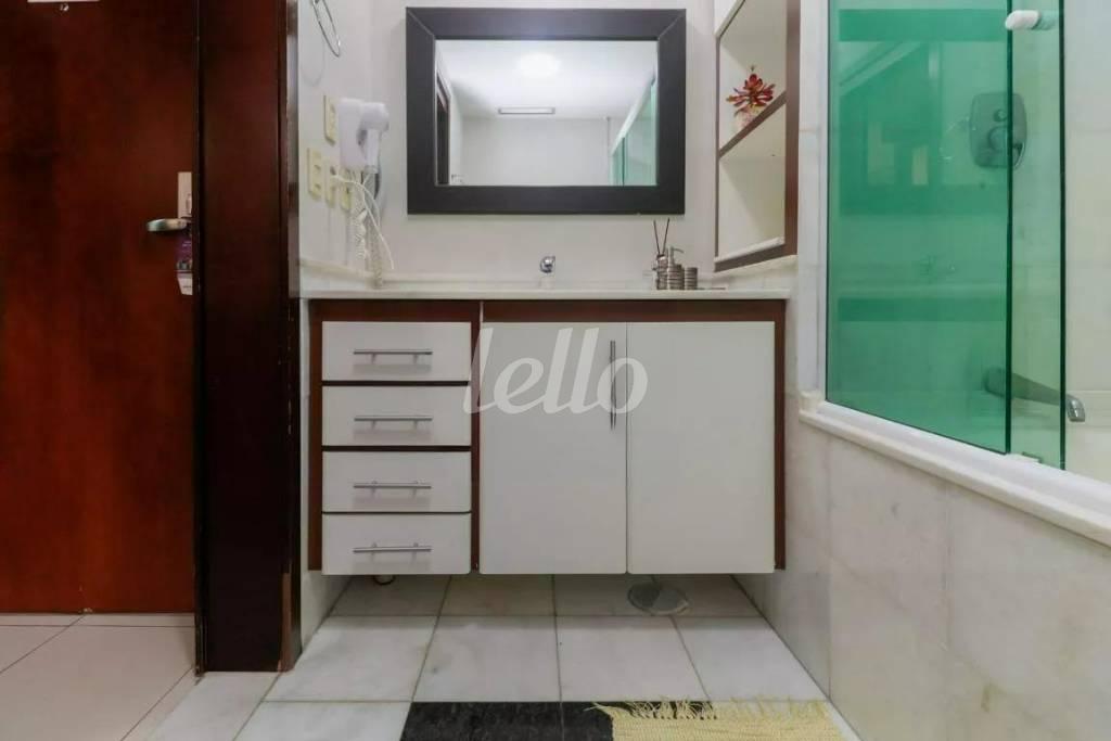BANHEIRO SOCIAL de Apartamento para alugar, Padrão com 37 m², 1 quarto e 1 vaga em Paraíso - São Paulo