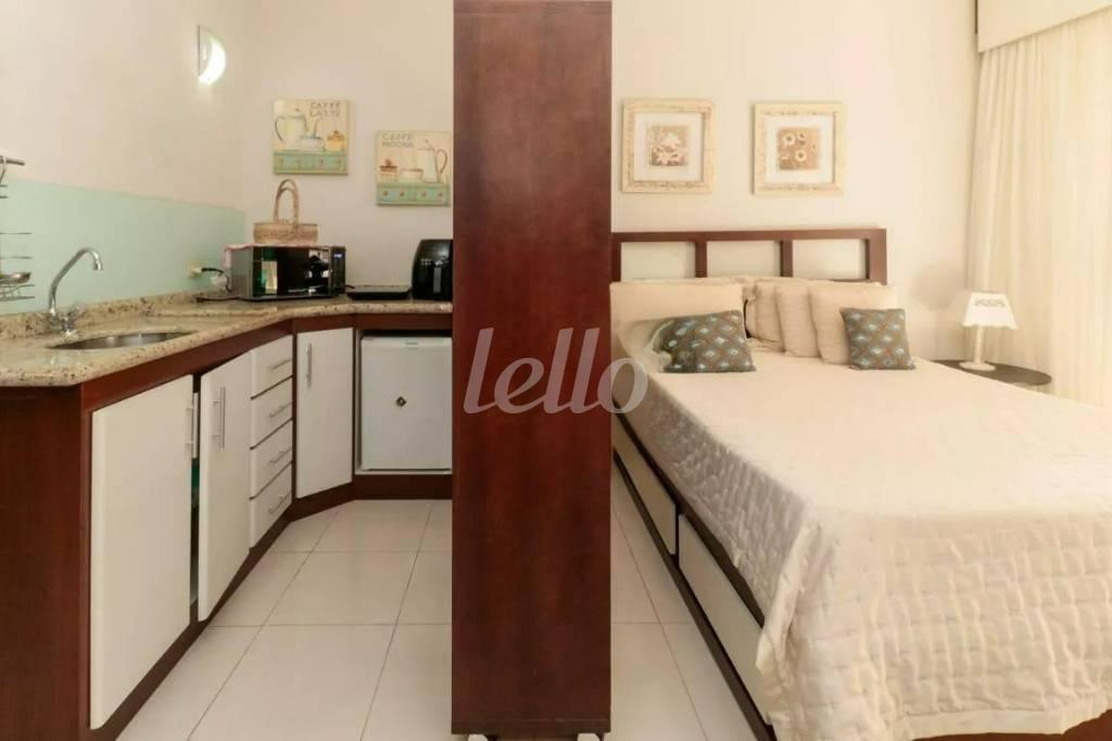 DORMITORIO de Apartamento para alugar, Padrão com 37 m², 1 quarto e 1 vaga em Paraíso - São Paulo