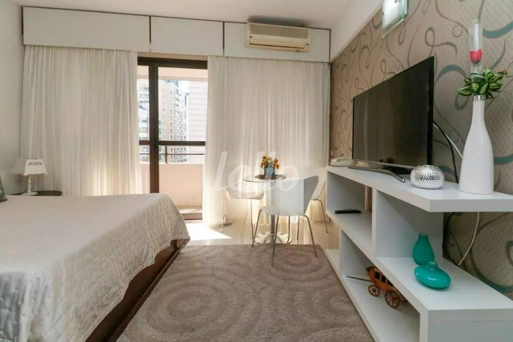 DORMITORIO de Apartamento para alugar, Padrão com 37 m², 1 quarto e 1 vaga em Paraíso - São Paulo