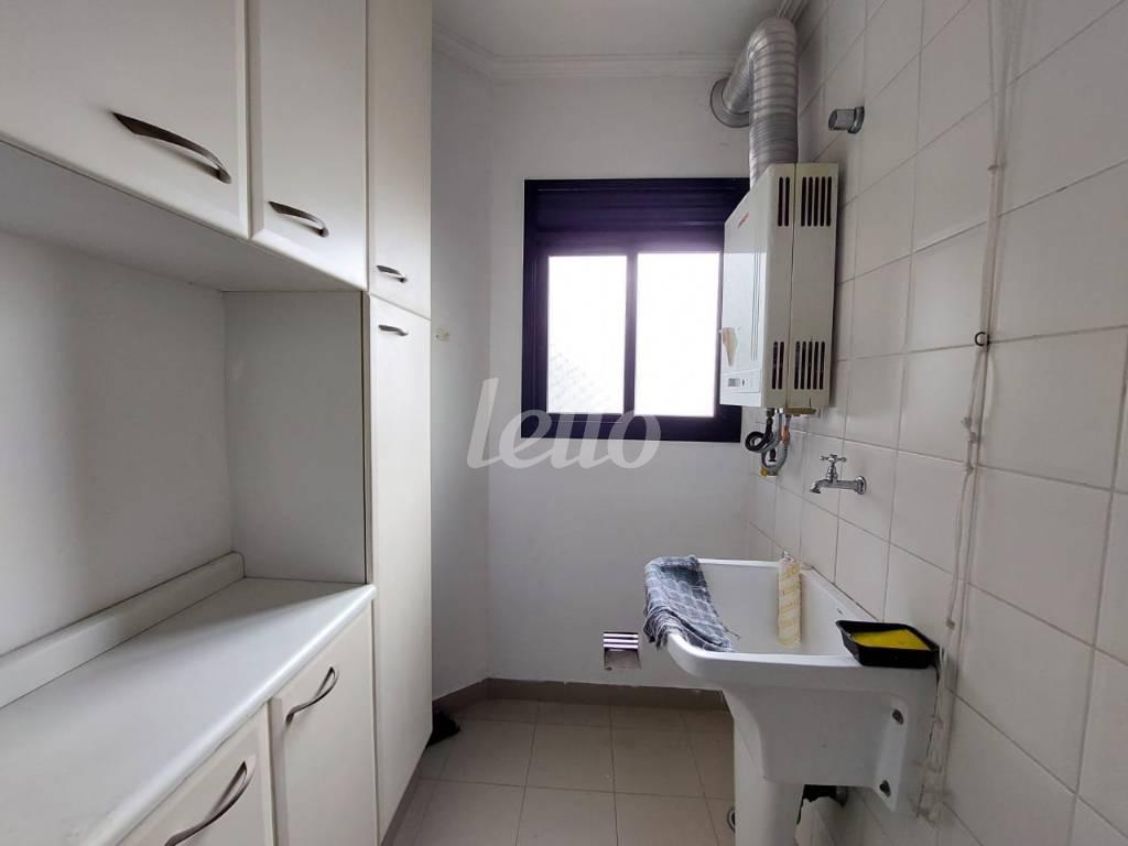 AREA DE SERVIÇO de Apartamento para alugar, Padrão com 62 m², 3 quartos e 1 vaga em Vila Carrão - São Paulo