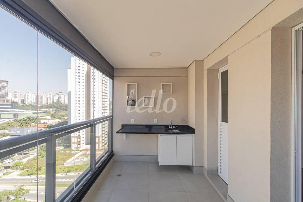 VARANDA de Apartamento para alugar, Padrão com 60 m², 1 quarto e 1 vaga em Chácara Santo Antônio - São Paulo