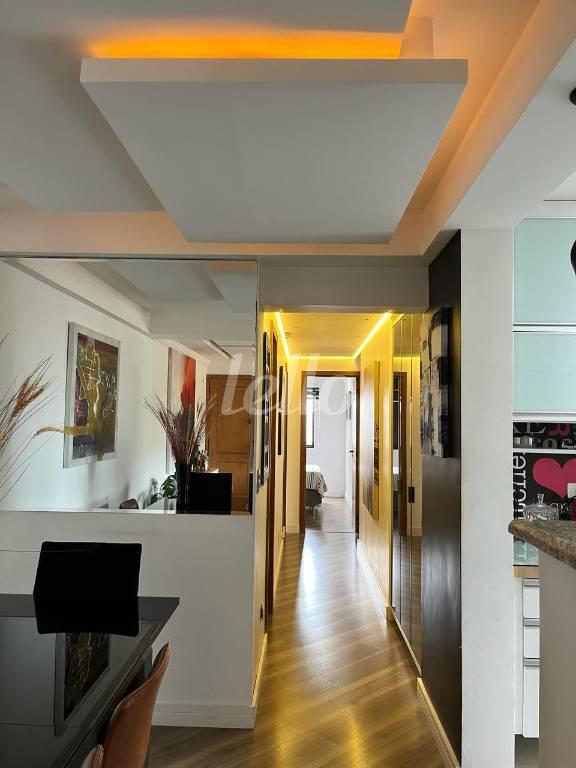 CORREDOR de Apartamento à venda, Padrão com 94 m², 3 quartos e 2 vagas em Vila Gilda - Santo André
