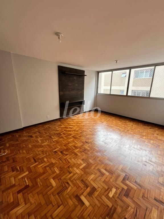 SALA de Apartamento à venda, Padrão com 96 m², 3 quartos e 1 vaga em Indianópolis - São Paulo
