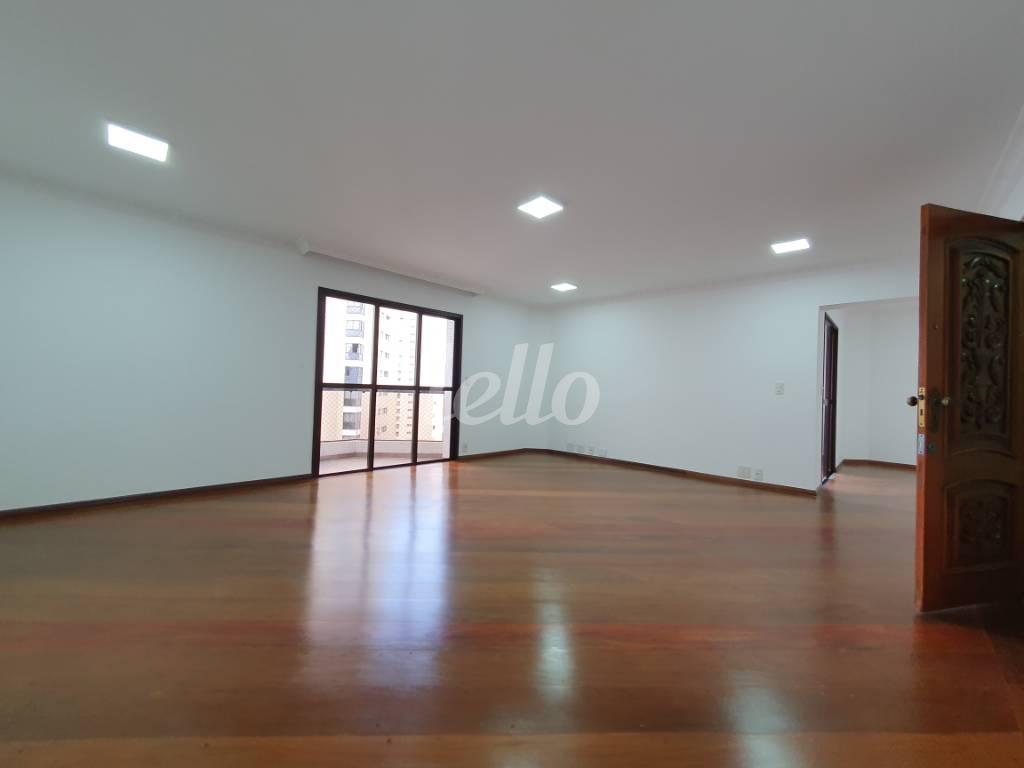 SALA 3 de Apartamento à venda, Padrão com 200 m², 3 quartos e 4 vagas em Santana - São Paulo