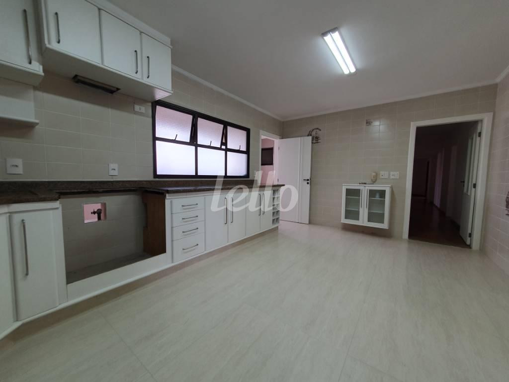 COZINHA de Apartamento à venda, Padrão com 200 m², 3 quartos e 4 vagas em Santana - São Paulo