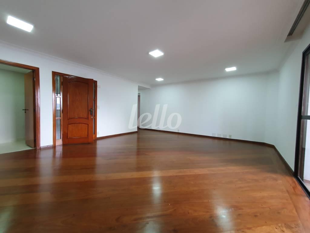 SALA 2 de Apartamento à venda, Padrão com 200 m², 3 quartos e 4 vagas em Santana - São Paulo