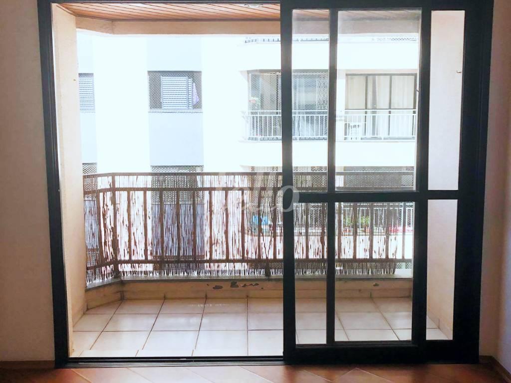 VARANDA de Apartamento à venda, Padrão com 80 m², 3 quartos e 2 vagas em Chácara Inglesa - São Paulo