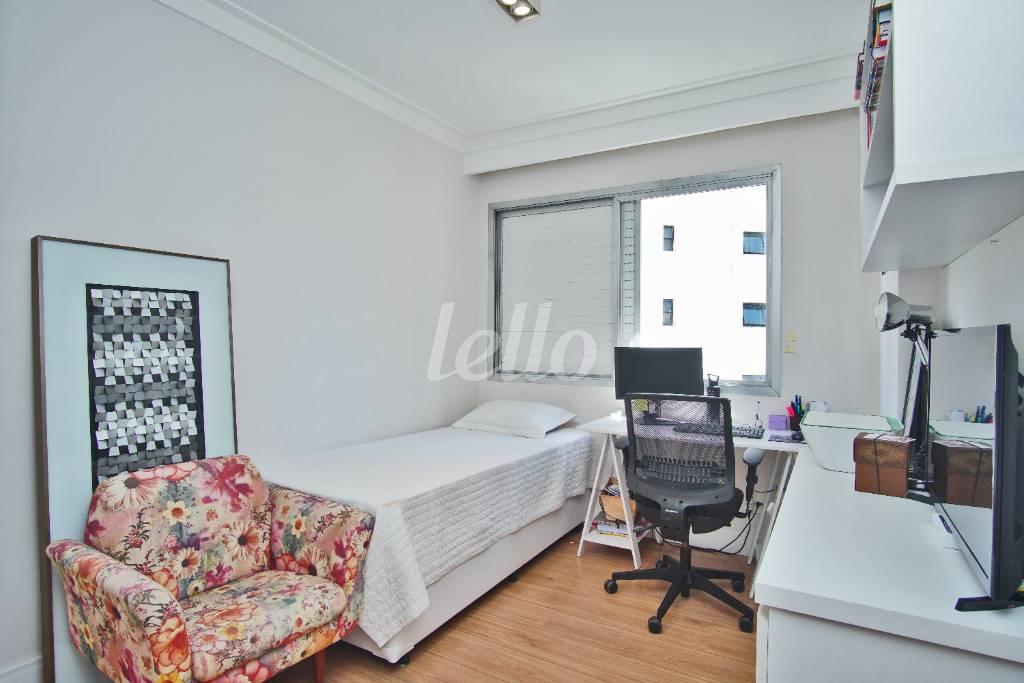 DORMITÓRIO de Apartamento à venda, Padrão com 82 m², 2 quartos e 1 vaga em Indianópolis - São Paulo