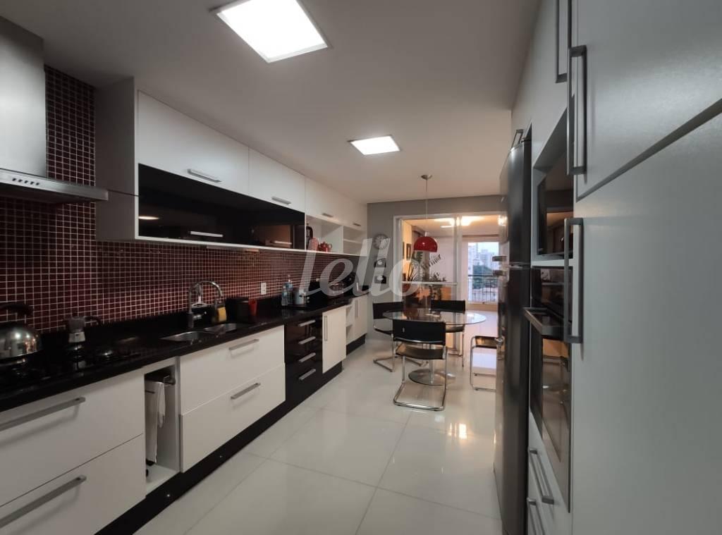 COZINHA de Apartamento à venda, Padrão com 210 m², 3 quartos e 3 vagas em Vila Prudente - São Paulo