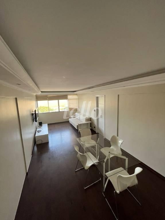 SALA de Apartamento à venda, Padrão com 110 m², 2 quartos e 1 vaga em Indianópolis - São Paulo
