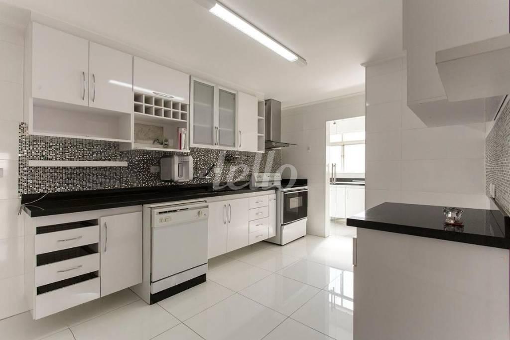 COZINHA de Apartamento à venda, Padrão com 126 m², 3 quartos e 2 vagas em Vila Mariana - São Paulo
