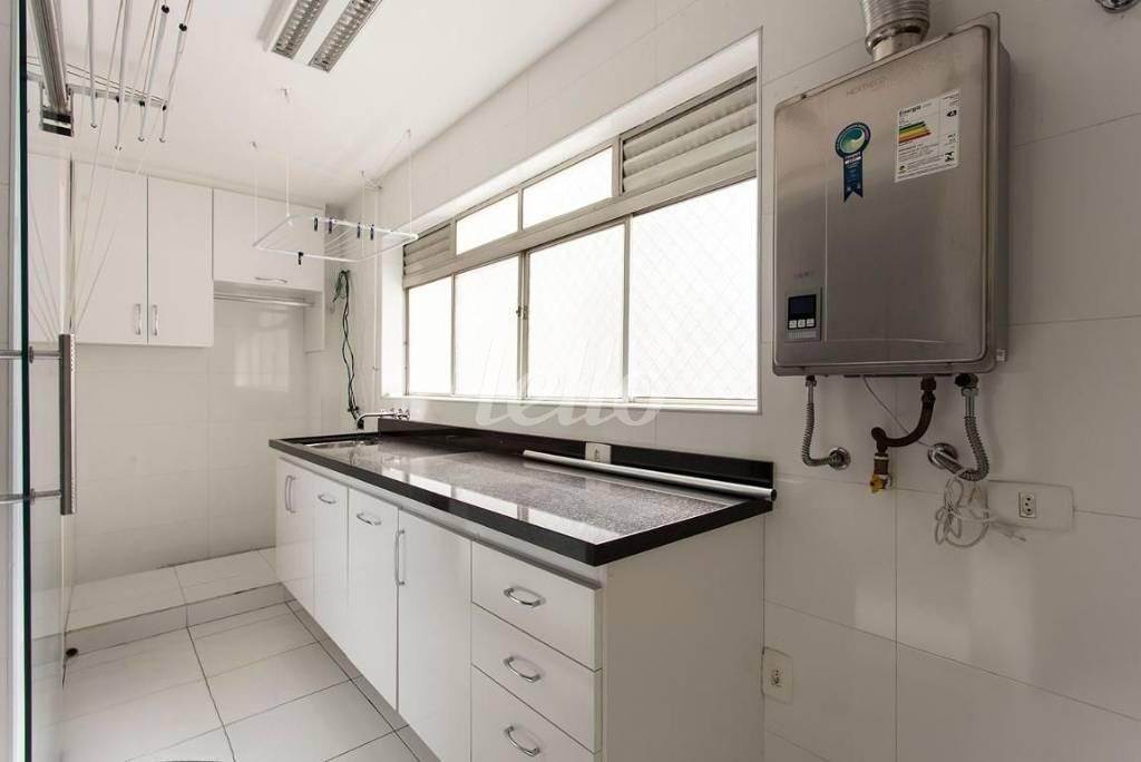 ÁREA DE SERVIÇO de Apartamento à venda, Padrão com 126 m², 3 quartos e 2 vagas em Vila Mariana - São Paulo