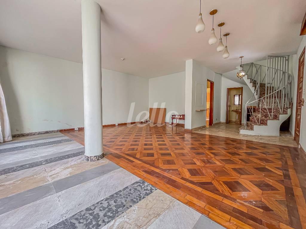 SALA de Casa para alugar, sobrado com 220 m², 4 quartos e 4 vagas em Vila Mariana - São Paulo