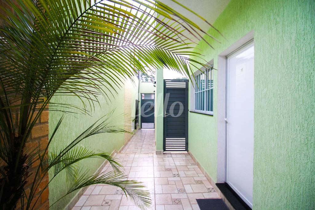 CORREDOR EXTERNO de Casa para alugar, sobrado com 32 m², 1 quarto e em Vila Brasilio Machado - São Paulo
