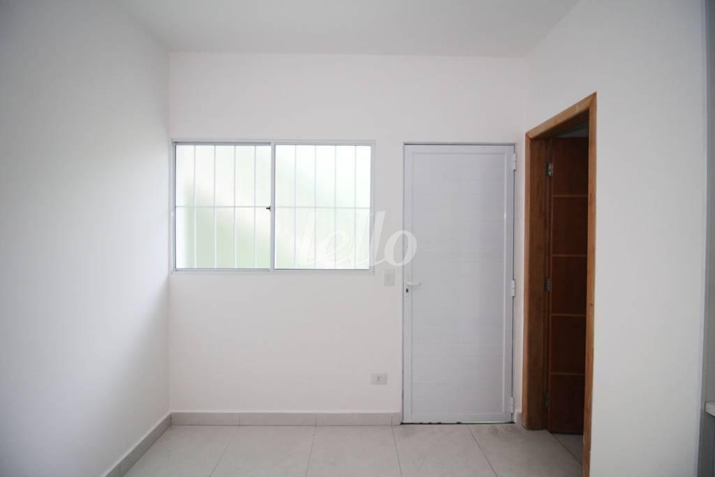 SALA de Casa para alugar, sobrado com 32 m², 1 quarto e em Vila Brasilio Machado - São Paulo