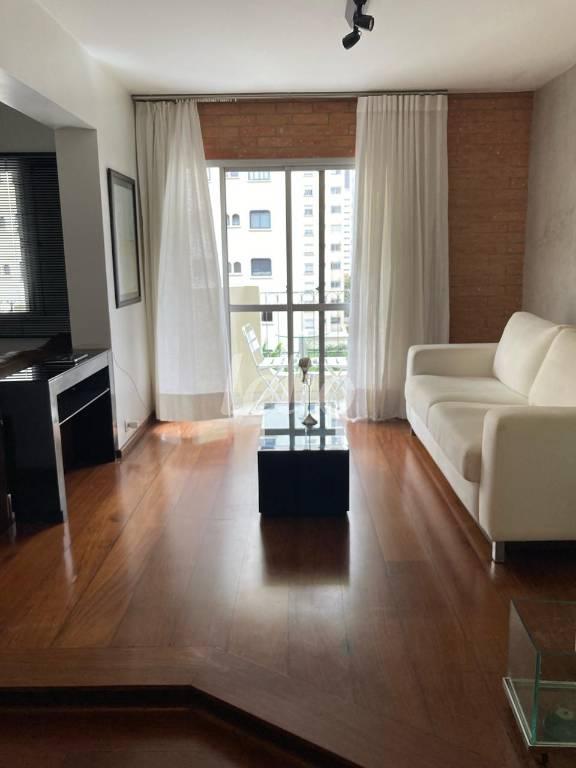 LIVING de Apartamento à venda, Padrão com 92 m², 3 quartos e 2 vagas em Indianópolis - São Paulo
