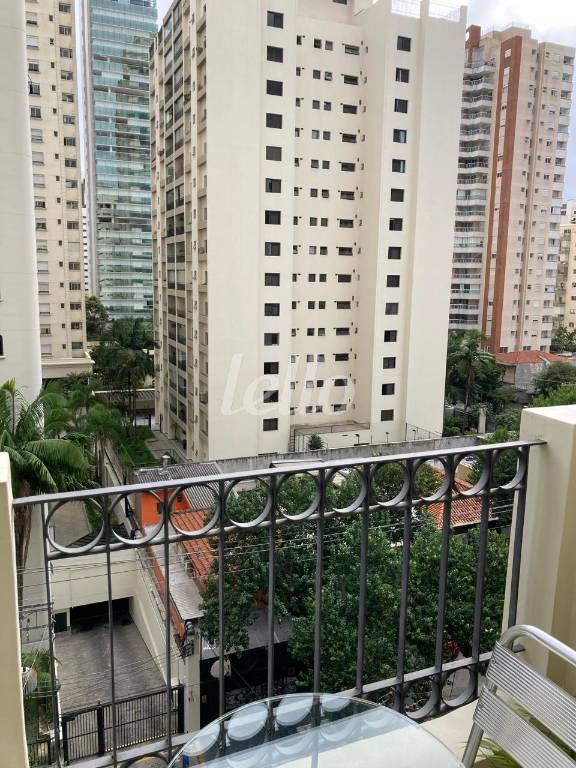 VISTA de Apartamento à venda, Padrão com 92 m², 3 quartos e 2 vagas em Indianópolis - São Paulo