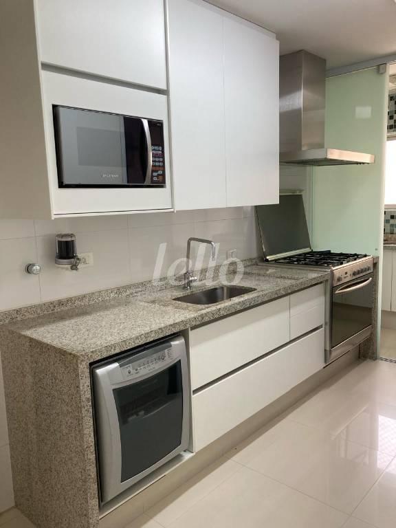 COZINHA de Apartamento à venda, Padrão com 92 m², 3 quartos e 2 vagas em Indianópolis - São Paulo