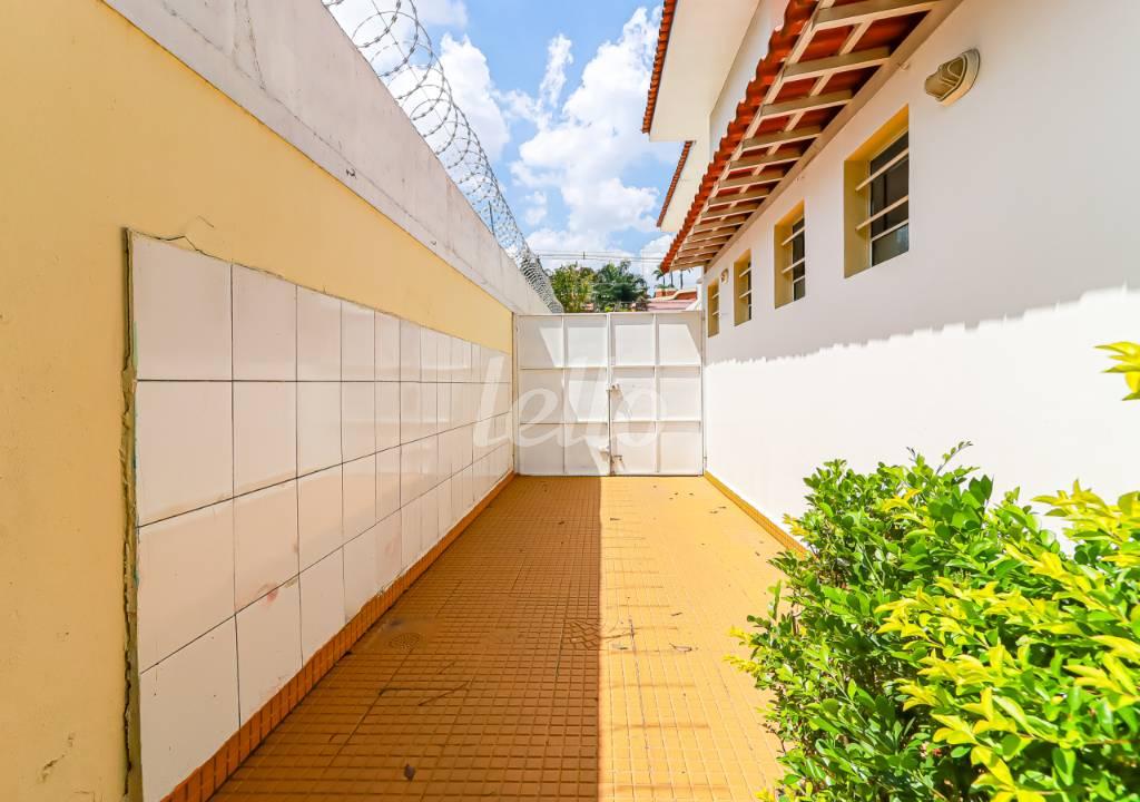 ÁREA EXTERNA de Casa para alugar, sobrado com 679 m², e 10 vagas em Vila Progredior - São Paulo