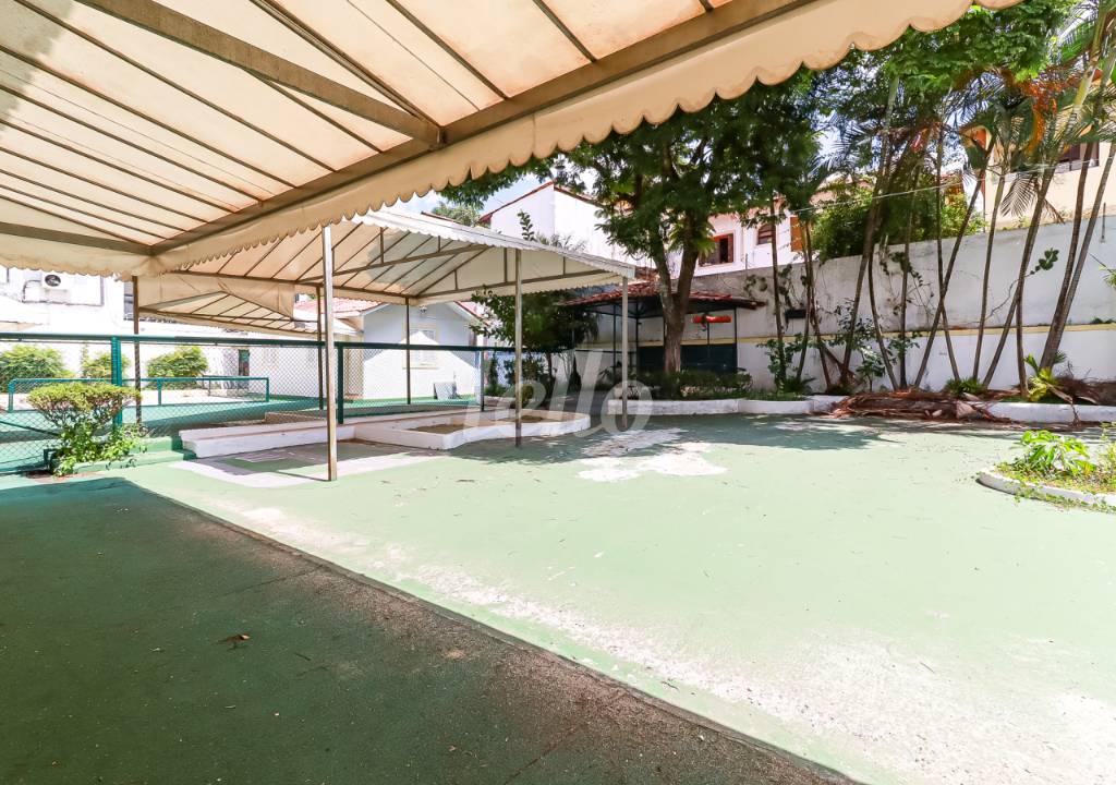 ÁREA EXTERNA de Casa para alugar, sobrado com 336 m², e 5 vagas em Vila Progredior - São Paulo