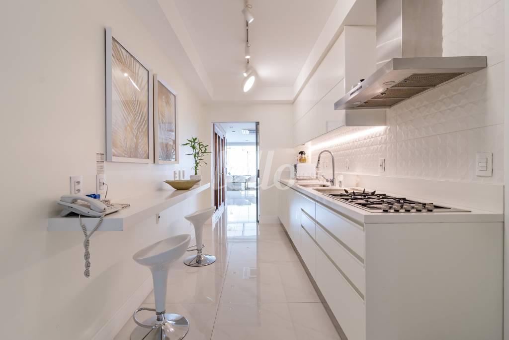 COZINHA de Apartamento à venda, Padrão com 350 m², 4 quartos e 4 vagas em Indianópolis - São Paulo