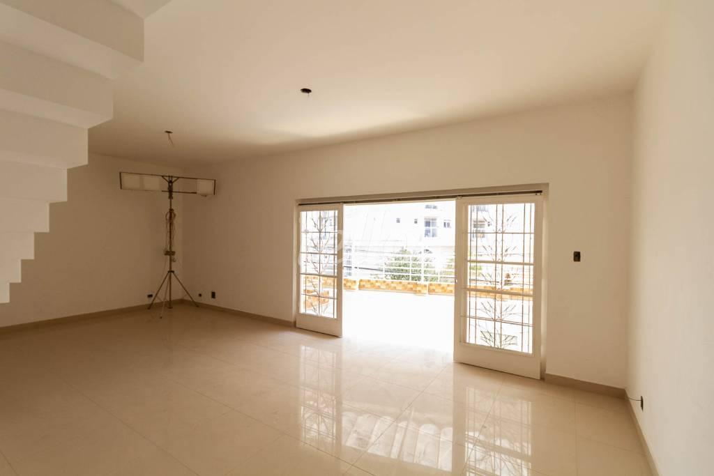 SALA de Casa à venda, sobrado com 350 m², 4 quartos e 3 vagas em Vila Paulicéia - São Paulo