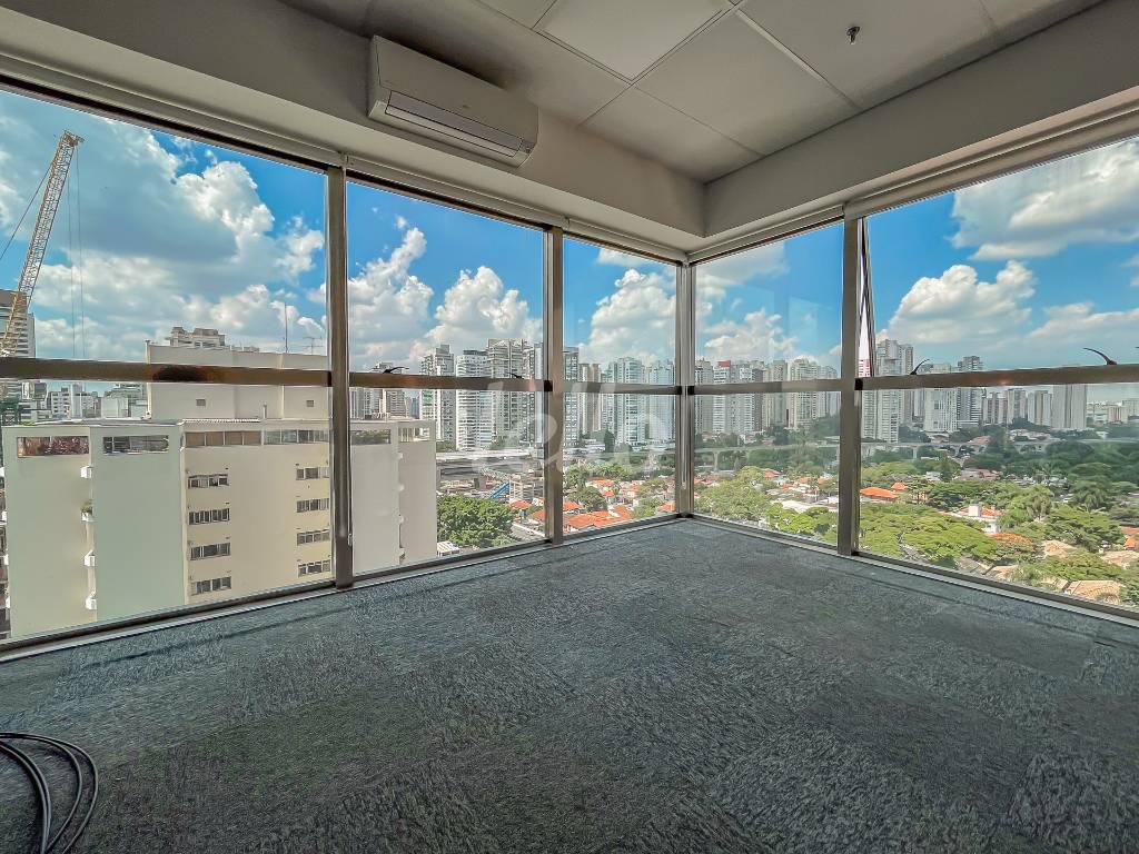 011 de Sala / Conjunto para alugar, Padrão com 157 m², e 4 vagas em Brooklin Paulista - São Paulo