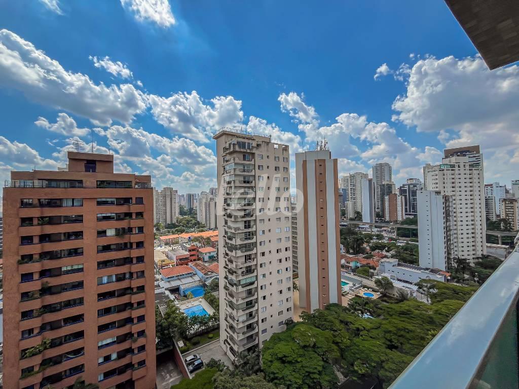 002 de Sala / Conjunto para alugar, Padrão com 157 m², e 4 vagas em Brooklin Paulista - São Paulo