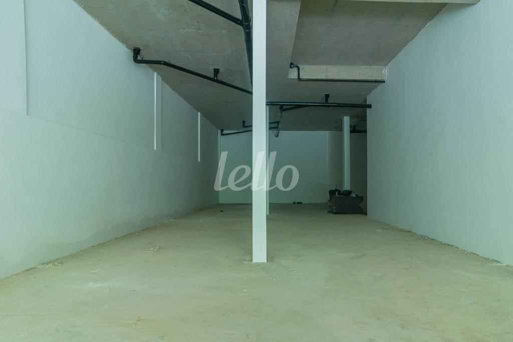 SALA de Loja para alugar, Padrão com 376 m², e 2 vagas em Cerqueira César - São Paulo