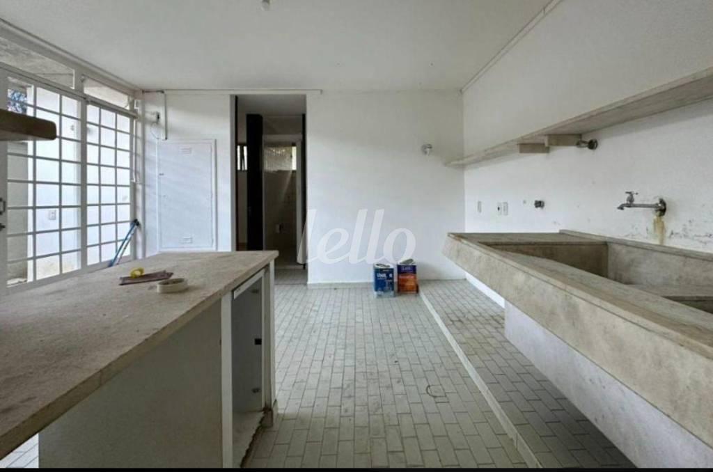 COZINHA de Casa para alugar, sobrado com 516 m², e 8 vagas em Lapa - São Paulo