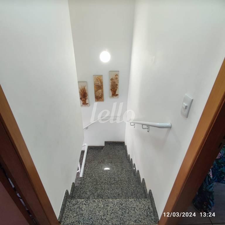 ESCADA de Casa à venda, sobrado com 71 m², 2 quartos e 1 vaga em Vila Alpina - São Paulo