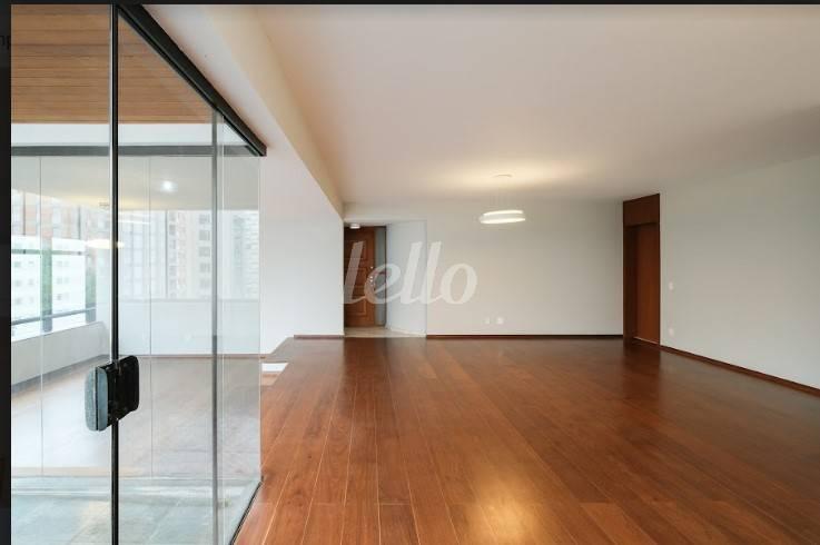 LIVING de Apartamento à venda, Padrão com 185 m², 4 quartos e 3 vagas em Paraíso - São Paulo