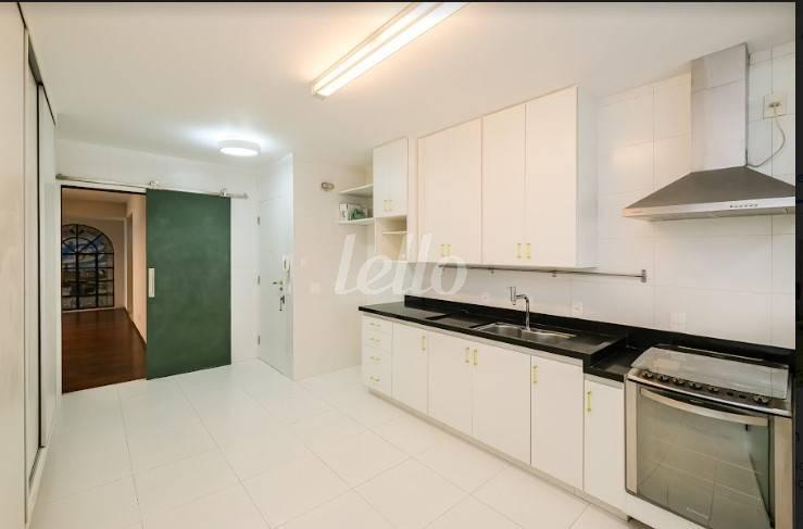 COZINHA de Apartamento à venda, Padrão com 185 m², 4 quartos e 3 vagas em Paraíso - São Paulo