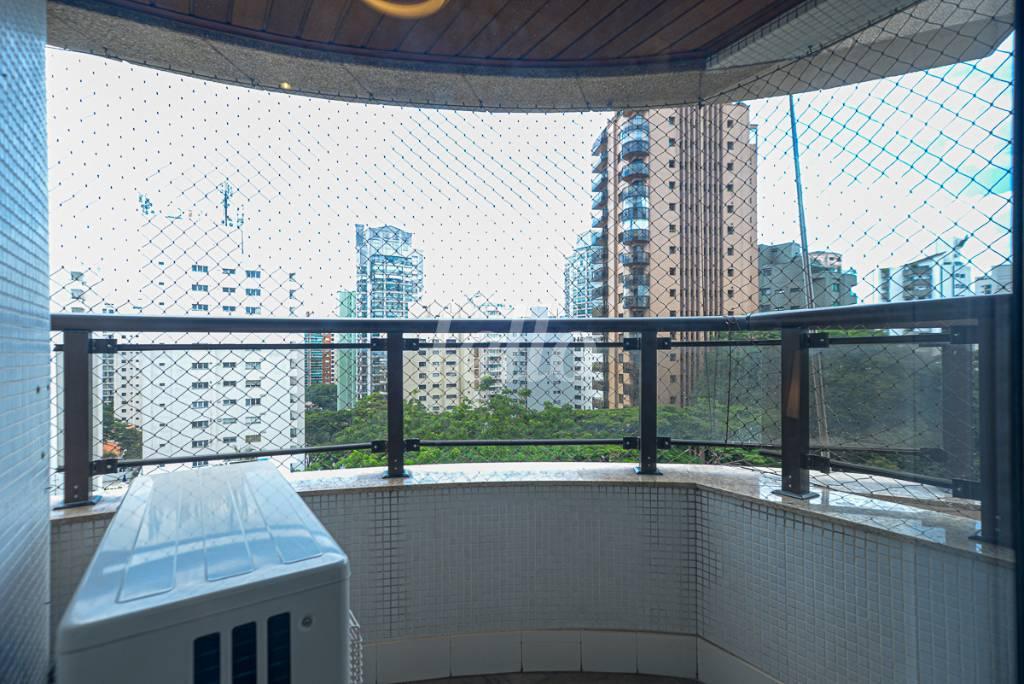 SACADA de Apartamento à venda, Padrão com 228 m², 4 quartos e 4 vagas em Planalto Paulista - São Paulo