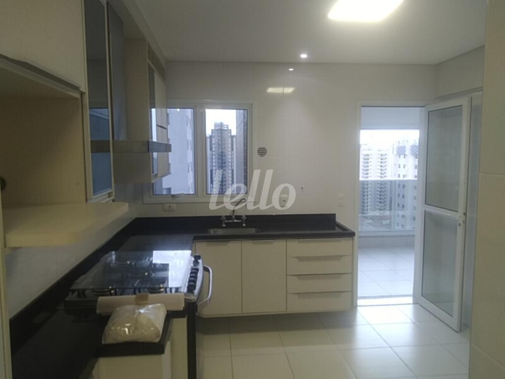 6-COZINHA-002.JPG de Apartamento para alugar, Padrão com 118 m², 3 quartos e 3 vagas em Ch Santo Antônio (ZL) - São Paulo