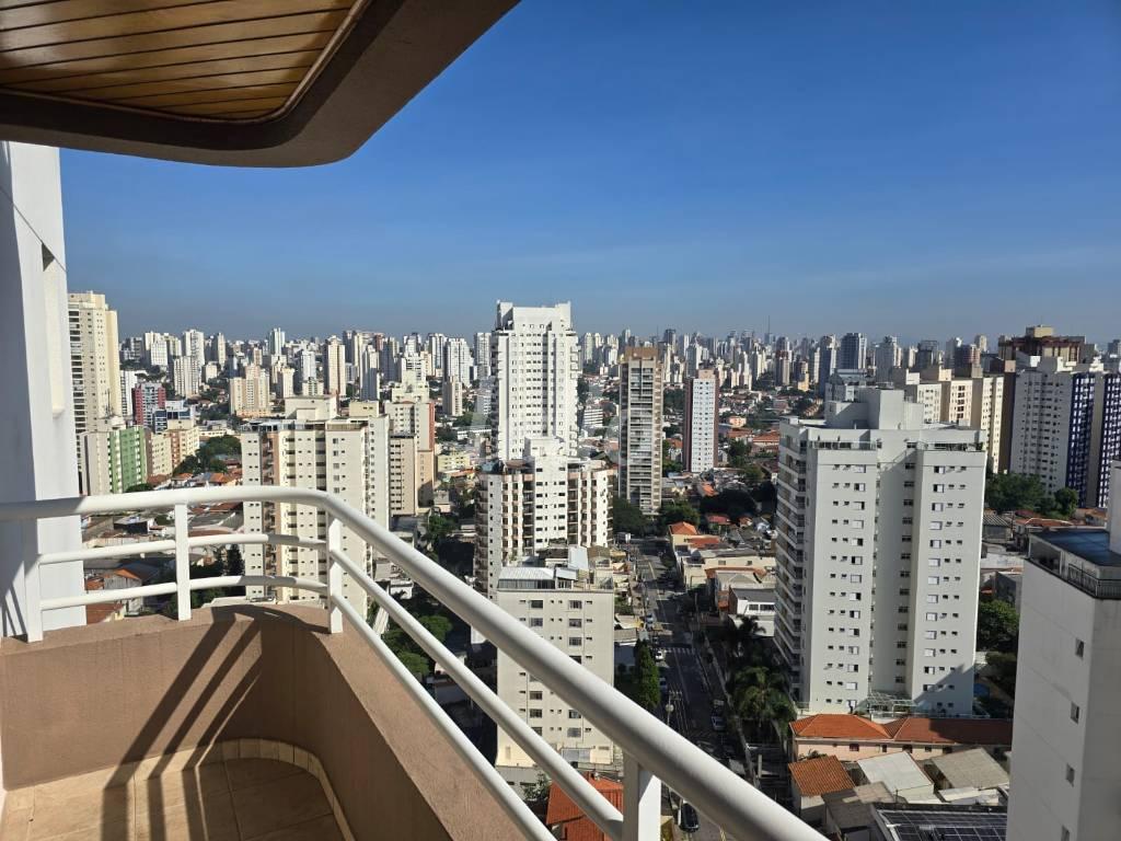 VISTA de Apartamento à venda, Padrão com 78 m², 3 quartos e 2 vagas em Vila Gumercindo - São Paulo