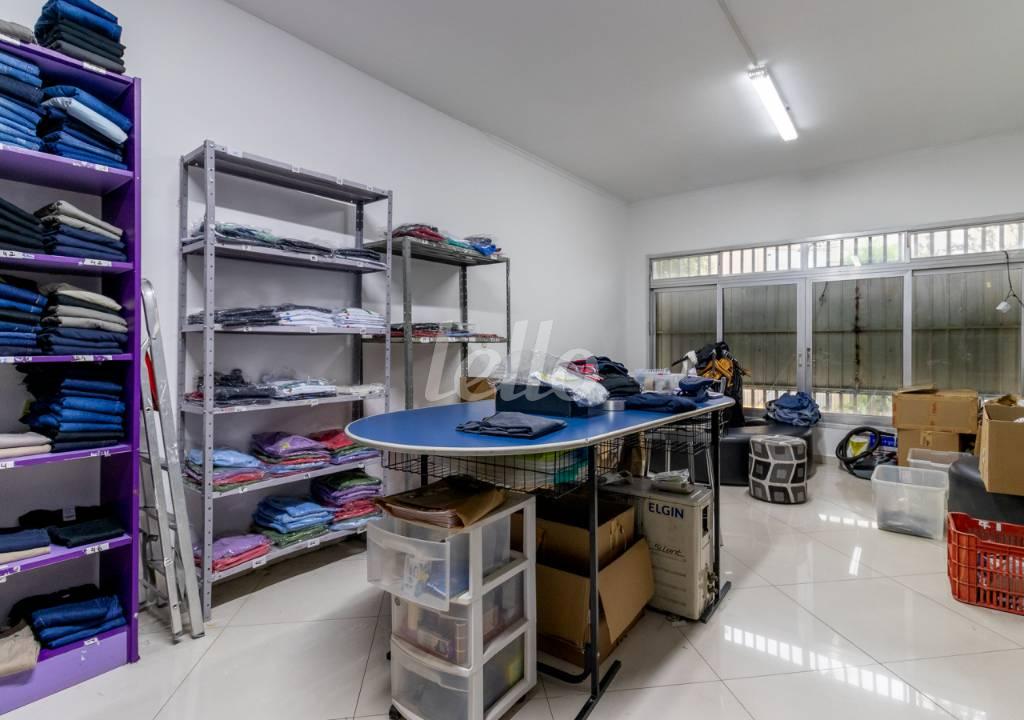 MEZANINO de Loja para alugar, Padrão com 80 m², e 2 vagas em Vila Paulicéia - São Paulo