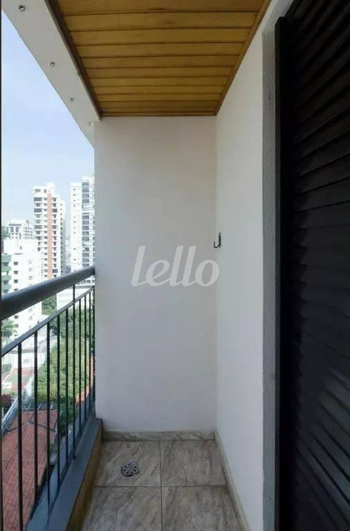 VARANDA de Apartamento para alugar, Padrão com 70 m², 3 quartos e 2 vagas em Santa Teresinha - São Paulo